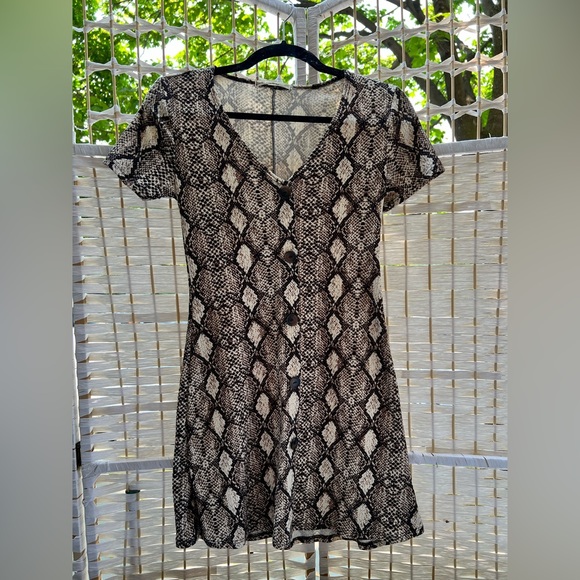 Summer Dress - Picture 3 of 6